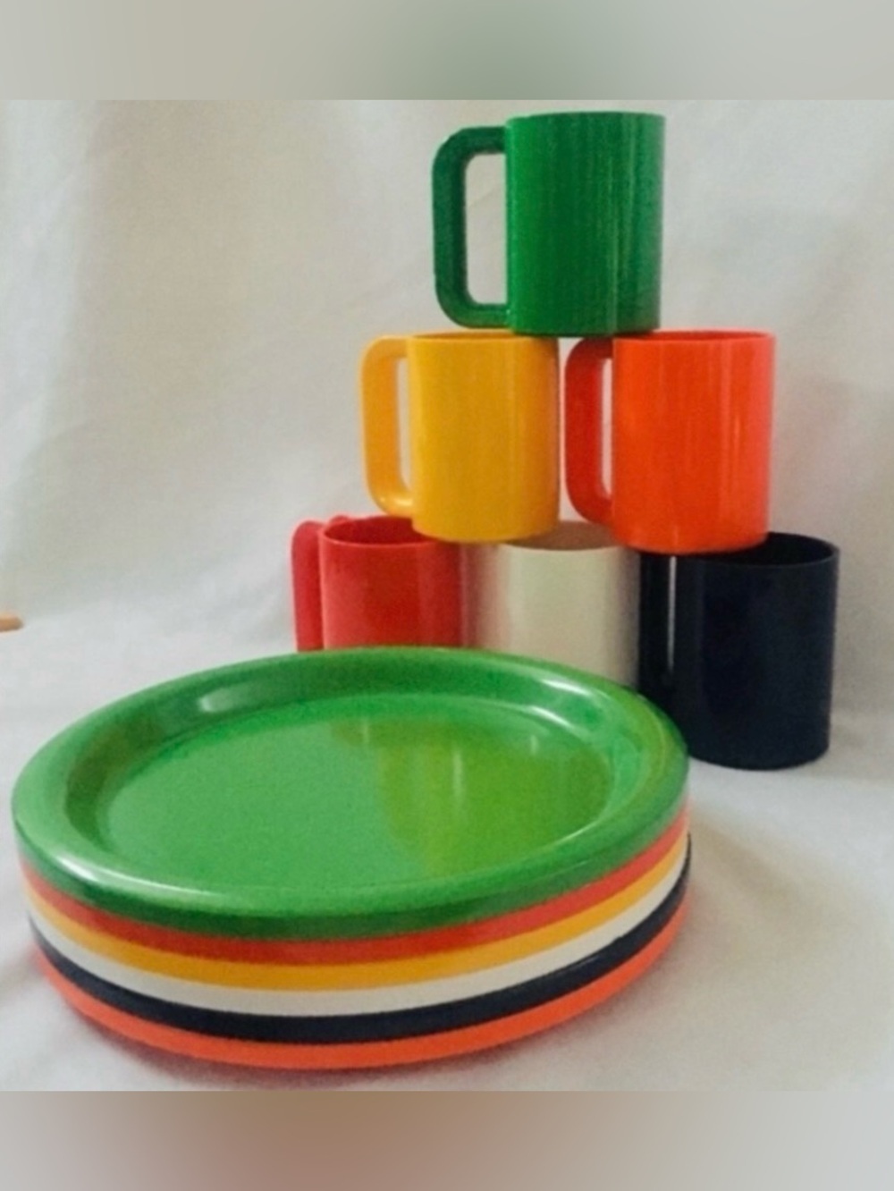 Vintage Ingrid Ltd Mid Century Set Plastic Melamine Plate Cup Complete Set 12 Pc